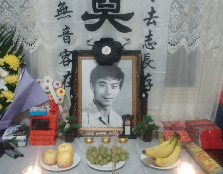 曹秋根有一个女儿阳阳,父亲去世的时候,她曾用曹秋根的社交账号发文