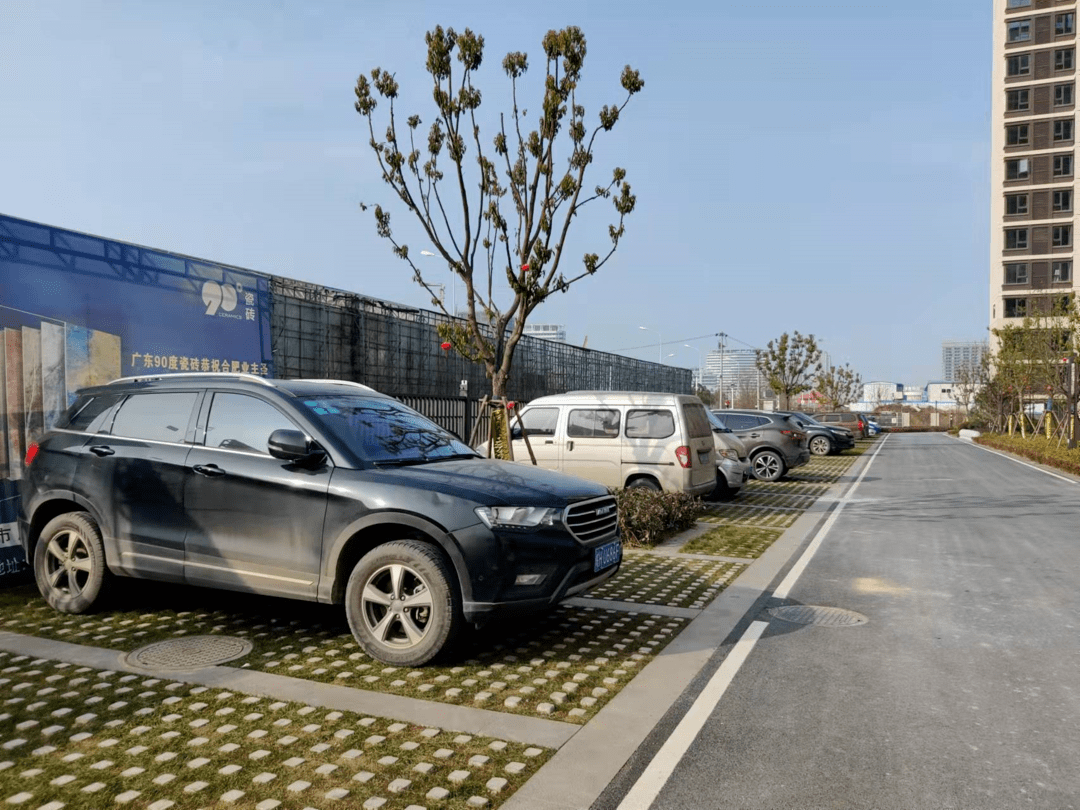 实探正荣品牌系之一的北城正荣府,地下车库居然多处裂缝!