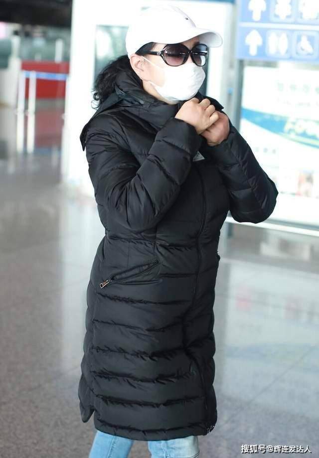 微胖女人有气质一身黑 21e5f0a302cb49d480bd064d26e3e179.jpeg