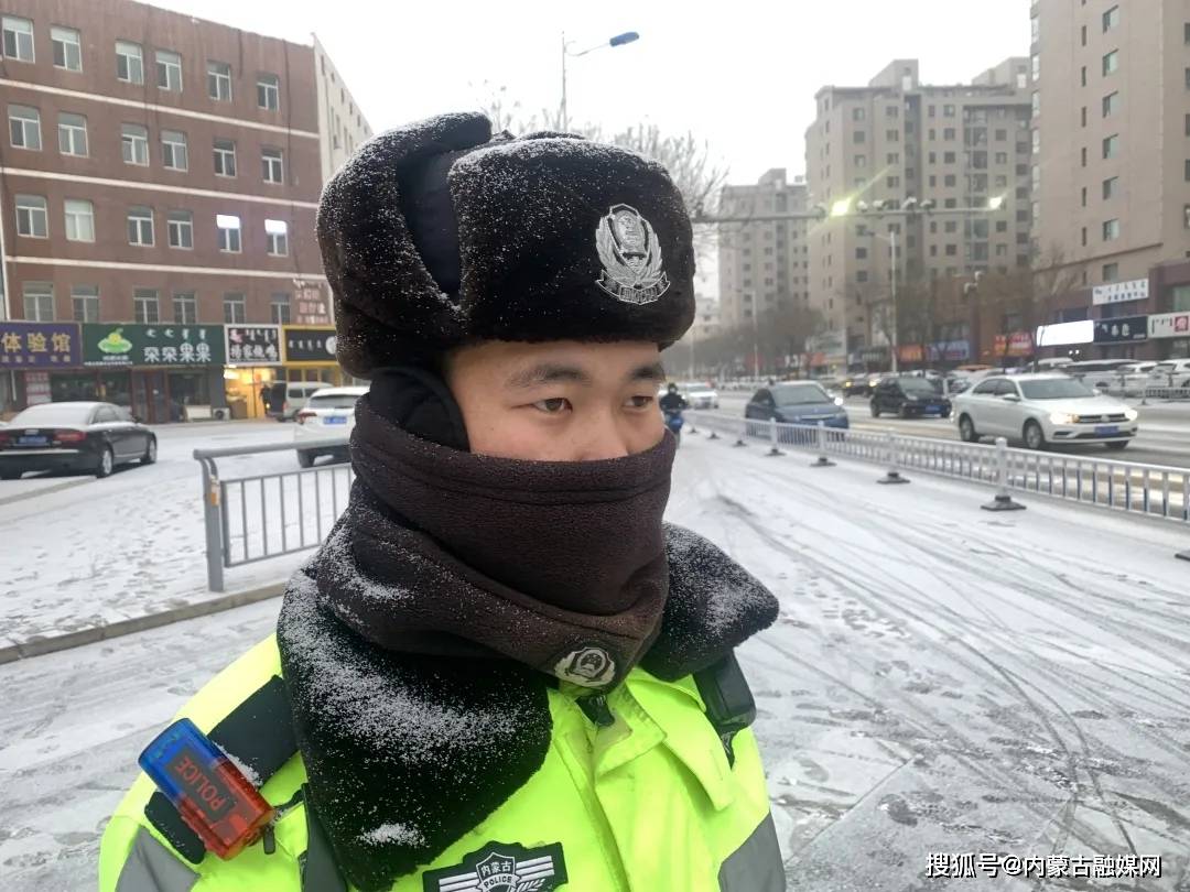 冬季警察执勤图片图片