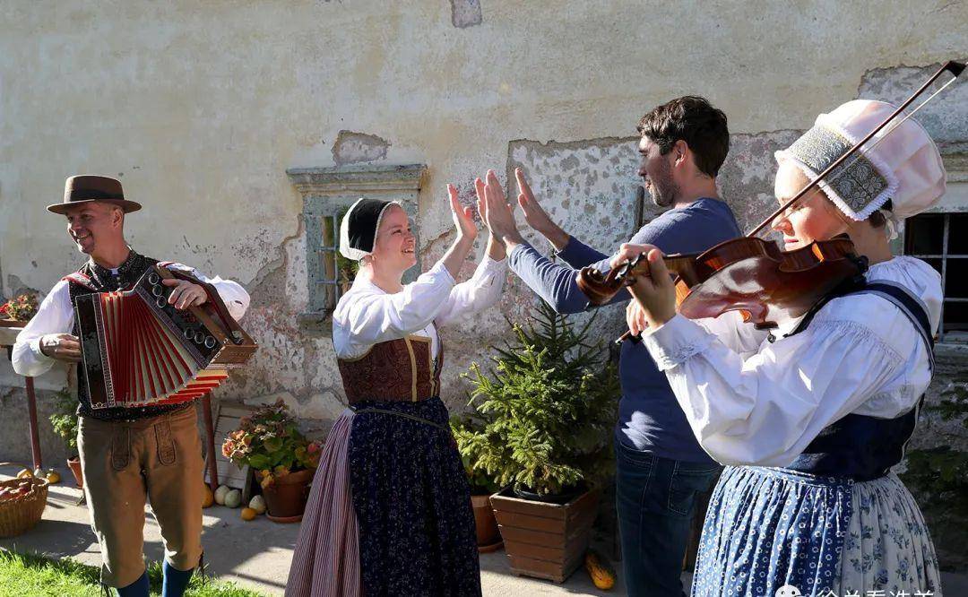 头巾|斯洛文尼亚盛产美女吗?斯洛文尼亚女人漂亮吗?