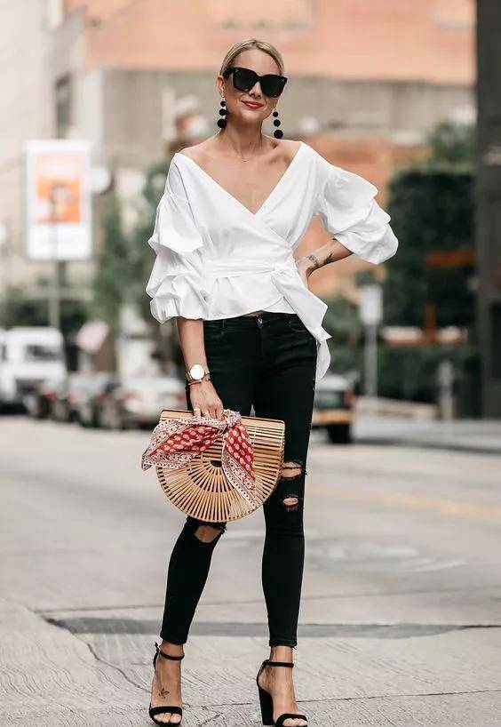 青春 女人一旦上了50岁，建议多穿这4种“减龄穿搭”，上档次还有气质