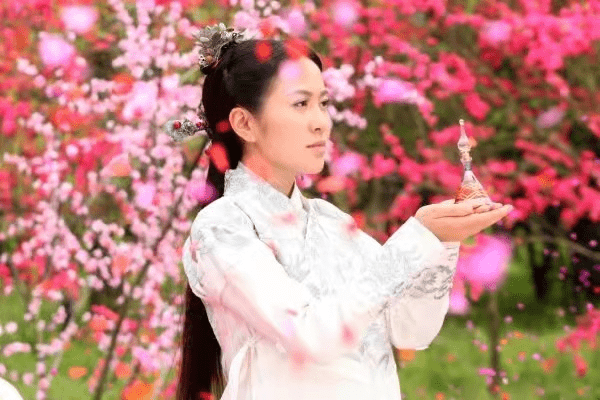 少奶奶|《国色天香》大结局：香浩宇爱上了红玉，但红玉为什么要离开他？