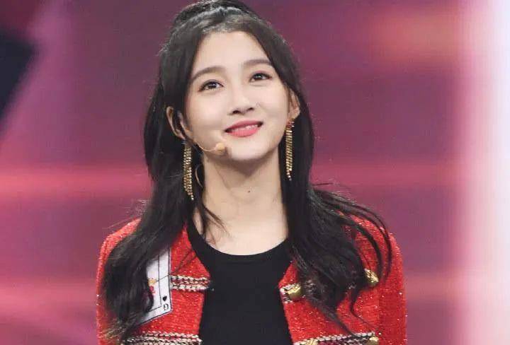 家族|不到30岁就提前迎来“中年危机”的关晓彤，能靠综艺口碑翻盘吗？