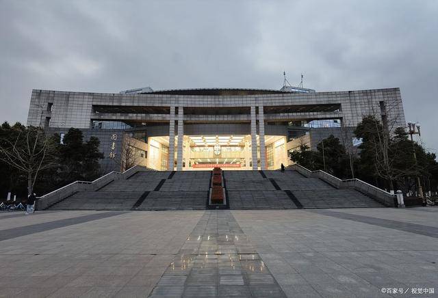 四川省高校排名已更新，川大稳坐榜首实至名归，电子科大退居第四