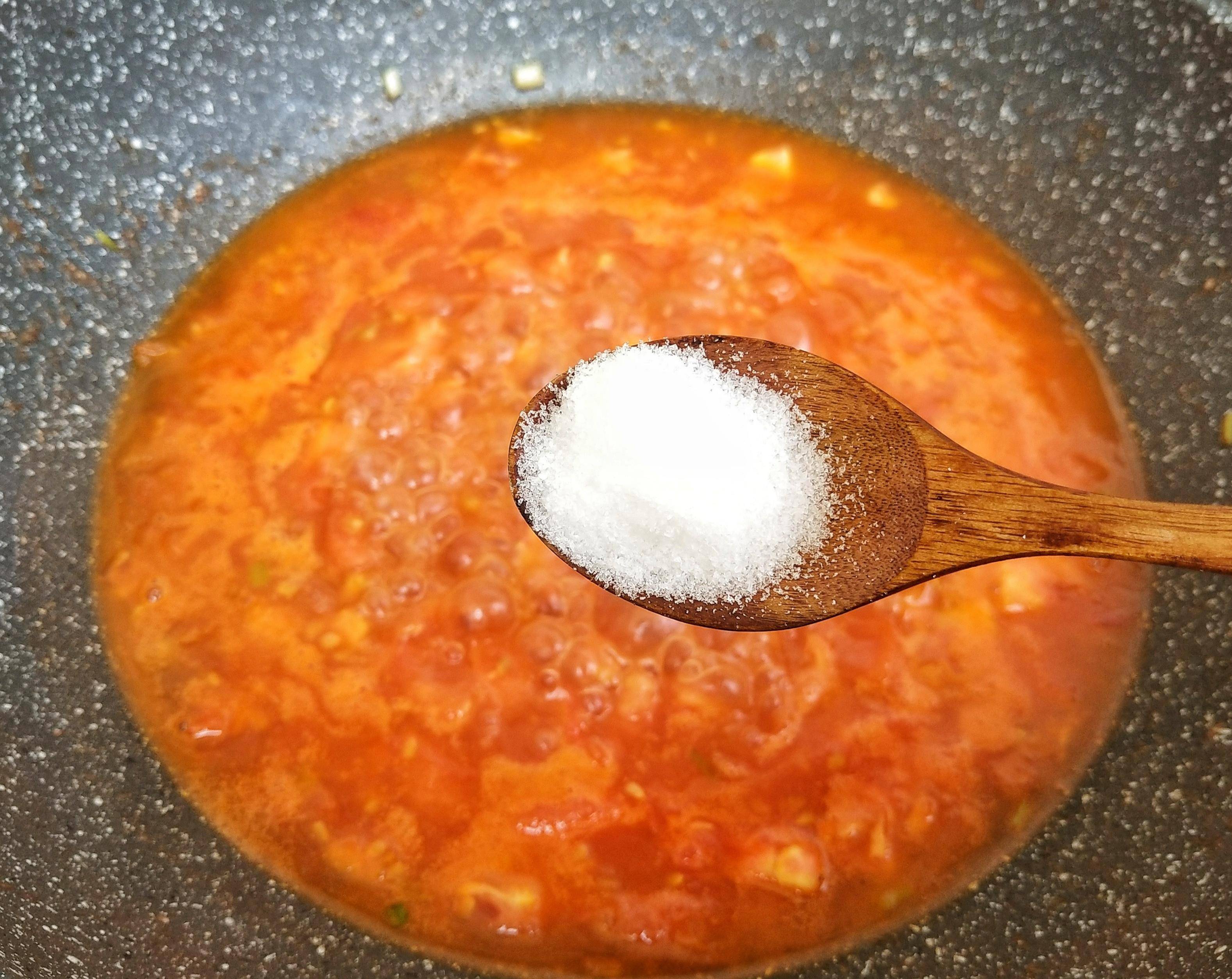 蛋炒饭把鸡蛋液淋在米饭上煮 22050cfd83b44f56a2c613041777d376.jpeg