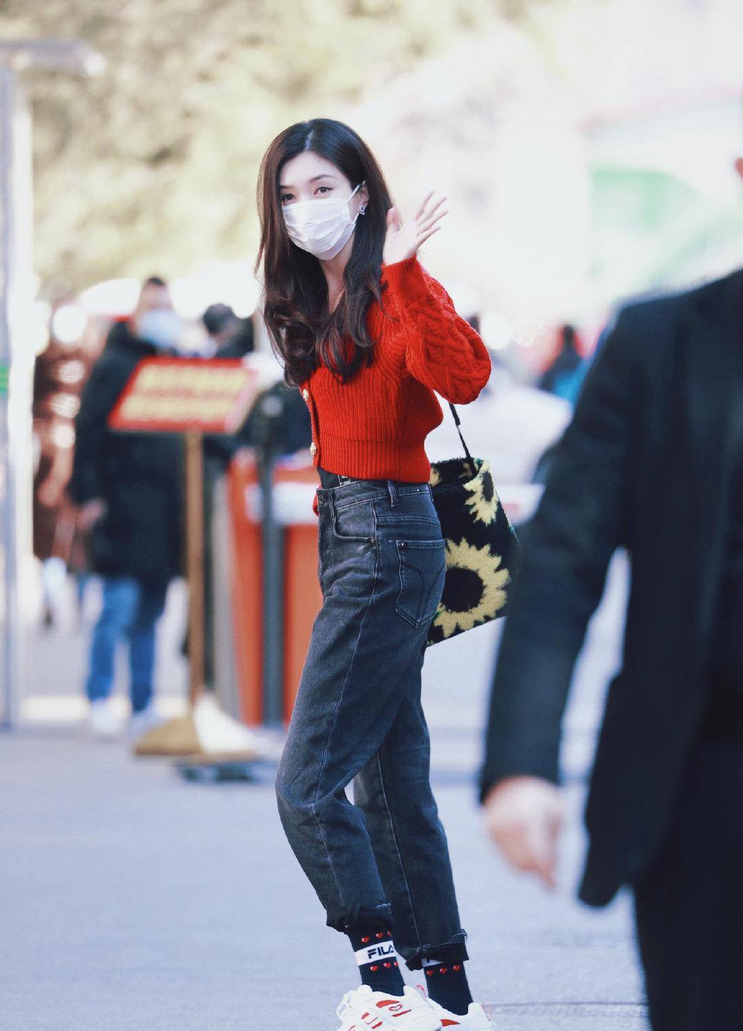 毛衣 难怪都不爱穿高跟鞋了，看时髦精的老爹鞋搭配，洋气时髦还显高