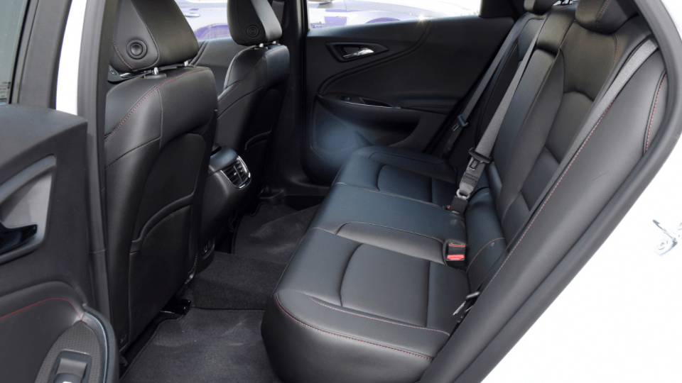 降维打击的雪佛兰迈锐宝xl真值网友内饰劝退