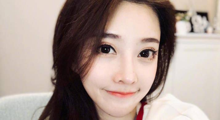 结局|“斗鱼一姐”冯提莫,30岁就这样写好了她的结局