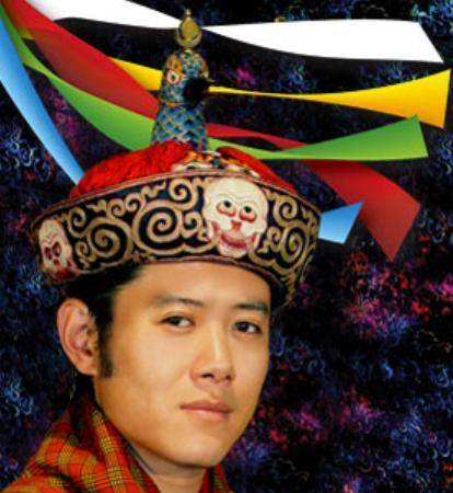不丹王室的爱情故事，并不是王子爱上灰姑娘，网友：再不相信童话