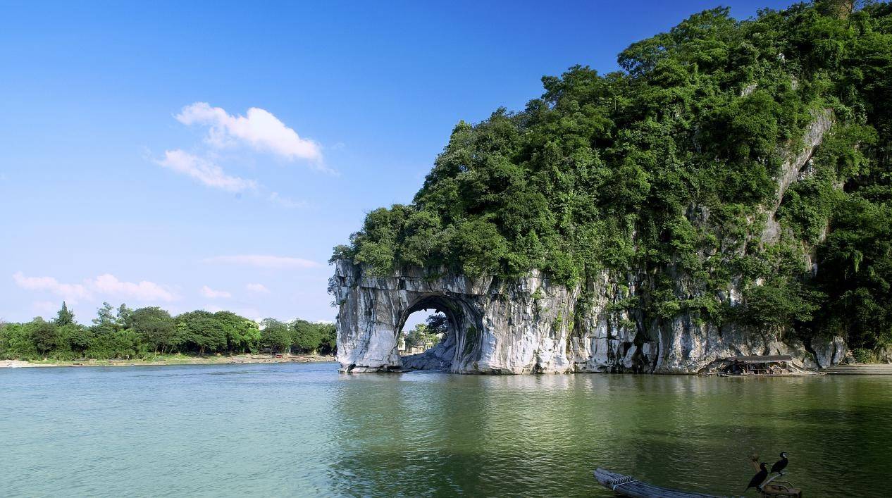 桂林象鼻山景区全面免费开放新春文旅惠民活动助推节庆氛围