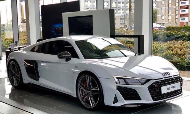全新奥迪r8进店了,外观升级,搭载5.2l v10引擎_搜狐汽车_搜狐网