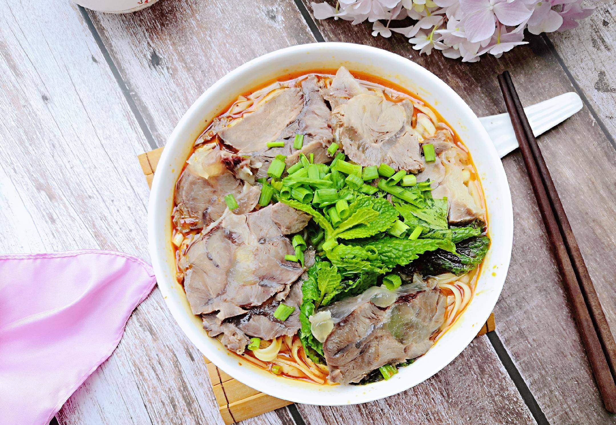 葱花|一碗香气四溢的面条，益气又养胃，抗饿又开胃，早餐最爱吃它