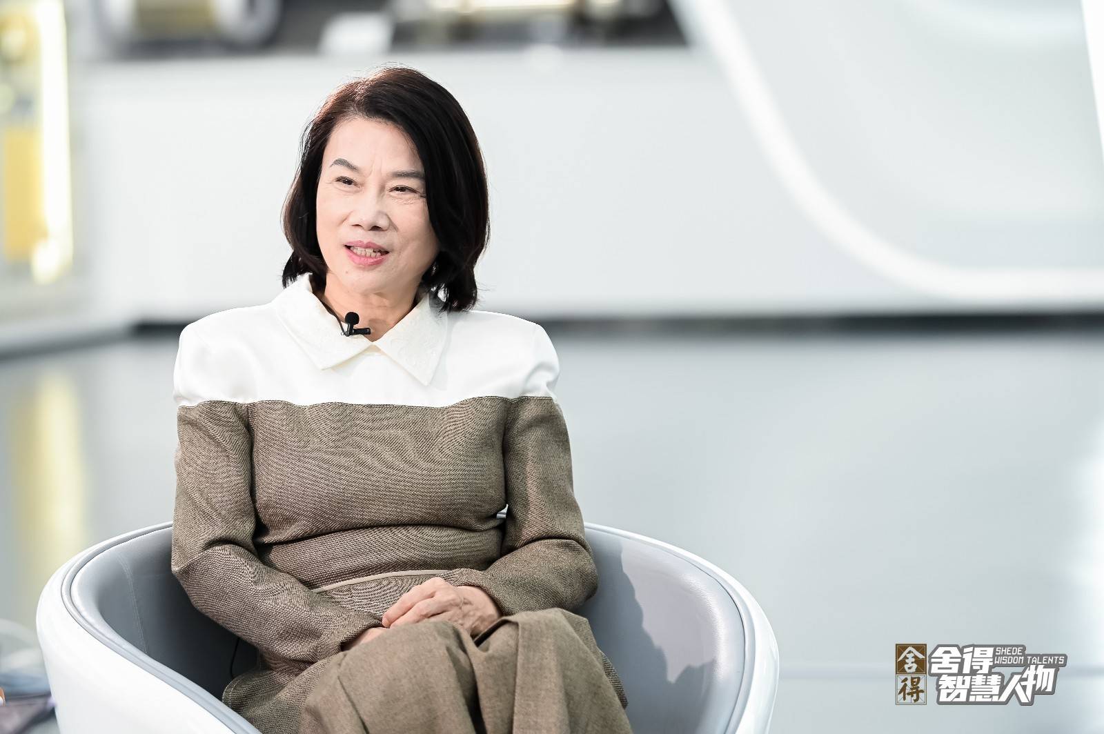 舍得智慧人物对话董明珠放下自我成就格力