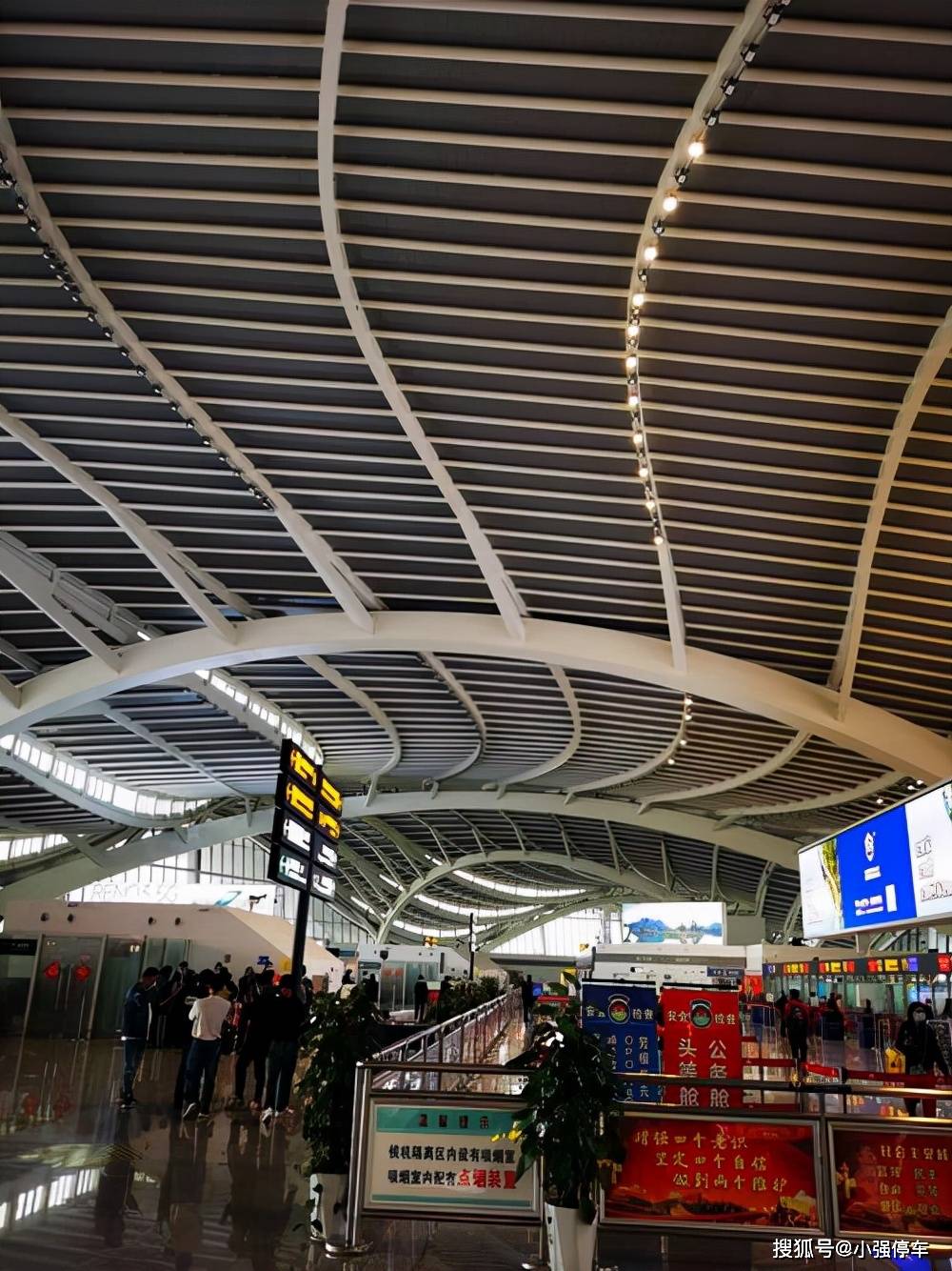 桂林两江机场停车场收费标准2022,桂林两江机场停车多少钱一天