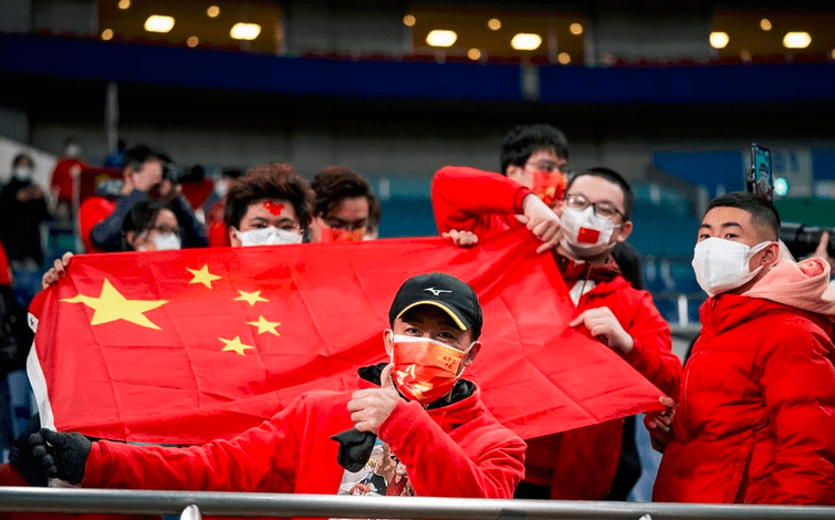 日本队|中国球迷没变，还抱有期待；中国球员也没变，还是那技术那个态度