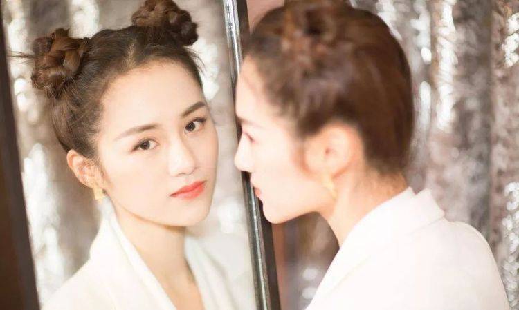 小公爷朱一龙合作过的5位美女明星:赵丽颖勉强排第二,第一如仙_张馨予