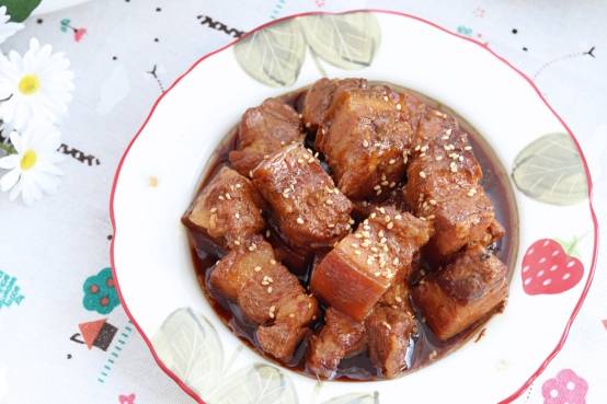 密封|家庭版红烧肉，用电饭煲就能做，香浓美味太下饭