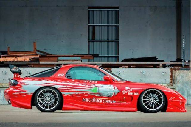 《速度与激情》唐老大曾经也开过rx-7?