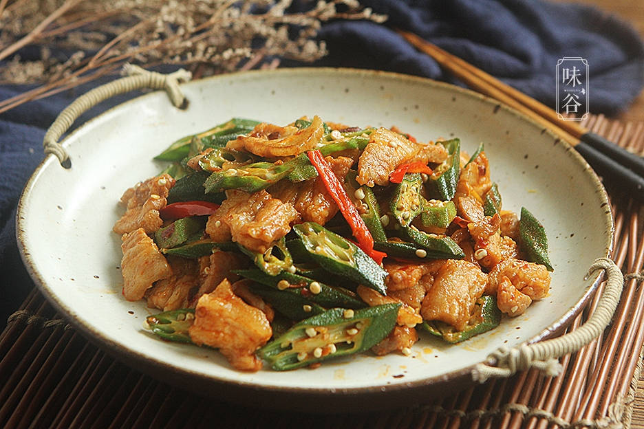 做法|2022年夜饭菜单，精选9道家常菜，荤素搭配寓意好，全家都爱吃