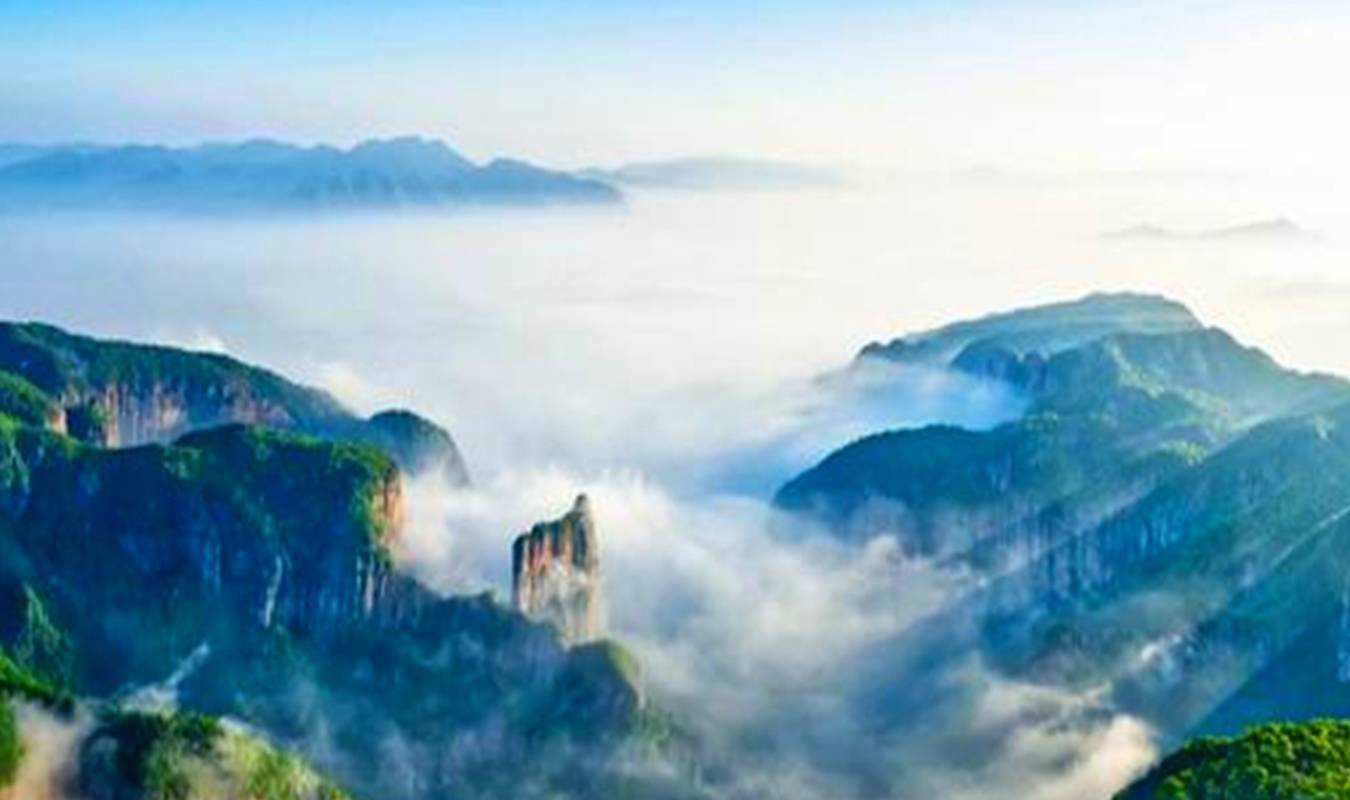浙江有一处可媲美黄山的景区，李白曾留诗赞美，共有五大景区