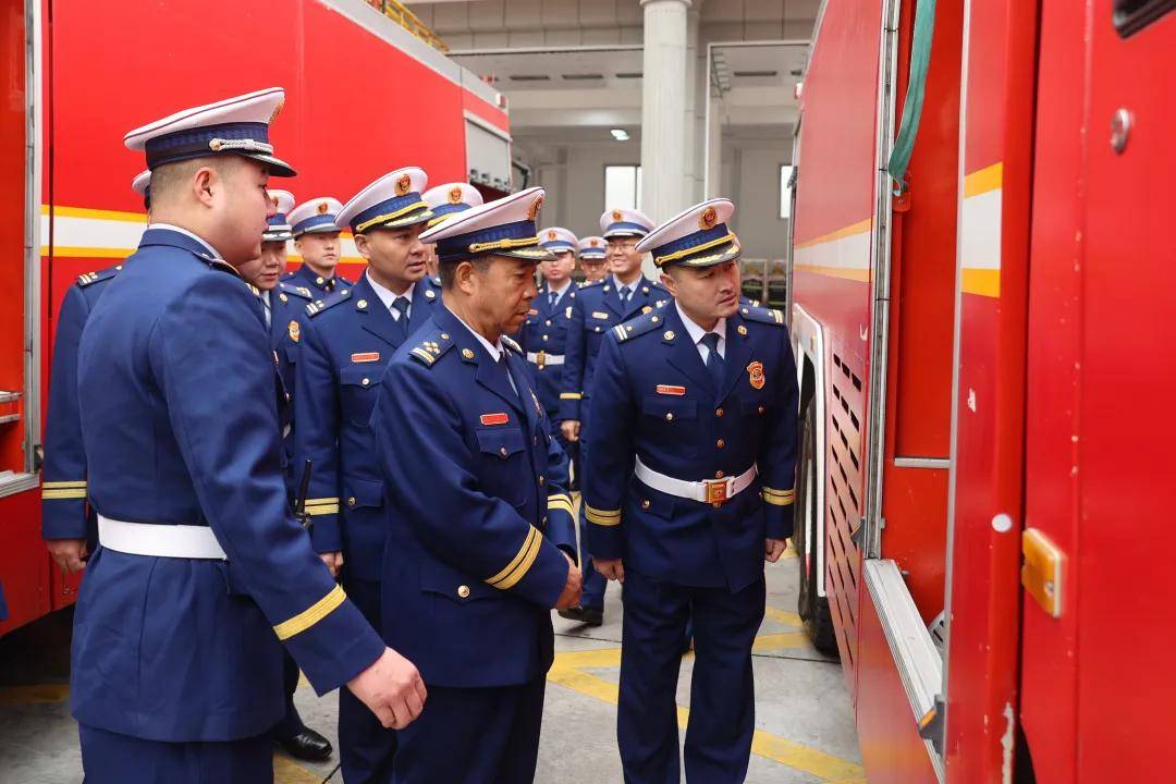 山西省消防救援总队总队长彭建宏春节前夕看望慰问临汾一线消防救援