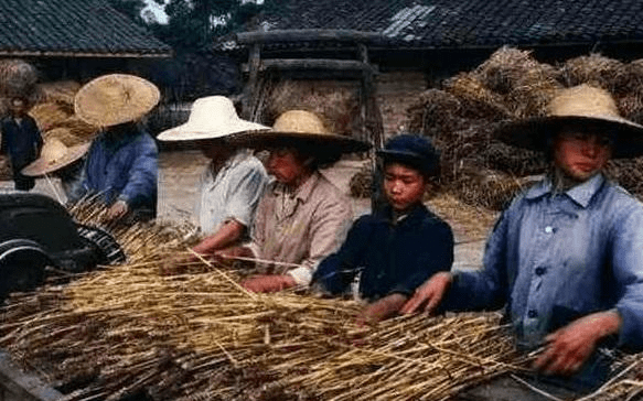 70年代農村人能肩扛400斤，為何現在人卻不行？原因令人唏噓感慨 科技 第5張