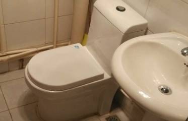 卫生间的门被反锁了怎么打开 f5fc69d00058458c8d6158cd22d32f7e.jpeg
