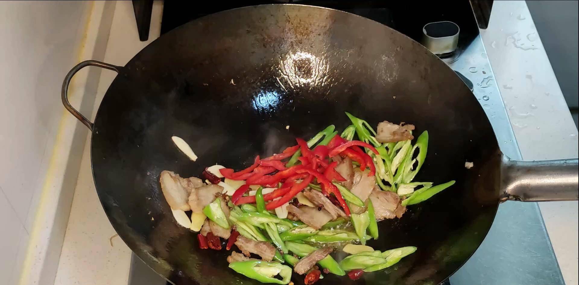 姜片|強身健體 茶樹菇炒肉，不加味精自來鮮 抗氧化 增強體質(zhì)防感冒