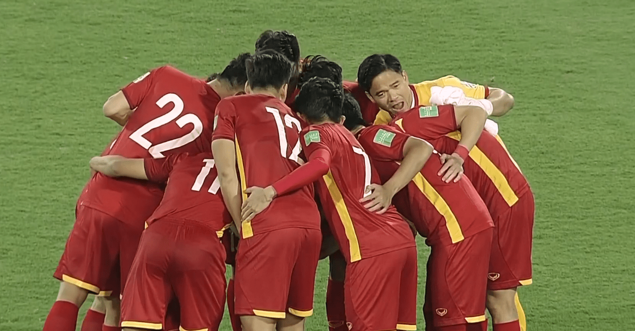 足球|6-1到3-2再到1-3！国足13年后正式成亚洲三流，越南现场发奖励