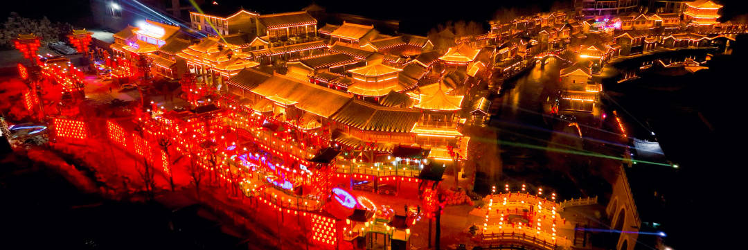 雪山彩虹谷沂蒙彩虹小镇爆满一览人间烟火引八方游