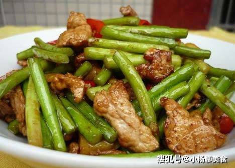 怎样腌制生蒜苔好吃 f340a029ad48433e9e12584556df84d1.jpeg