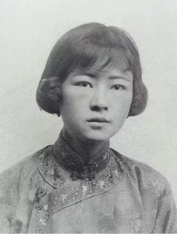 徐志摩死在哪里了 69be12fcdb0f4dcfa866917389412a3a.jpeg