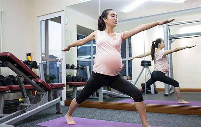 原创孕妇肚脐凸出来说明怀的是男孩造成肚脐凸和凹的原因在这