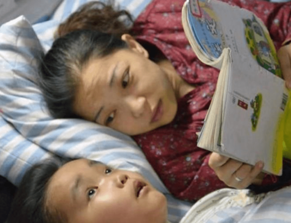 梦见捧着很大一盆月经血，预示内心情感与变化的深层解析