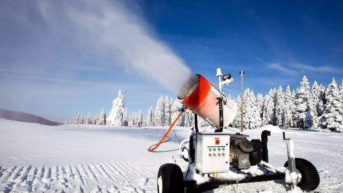 人工造雪技术被国外封锁,中国历时5年成功攻克,为科技工作者点赞_赛场