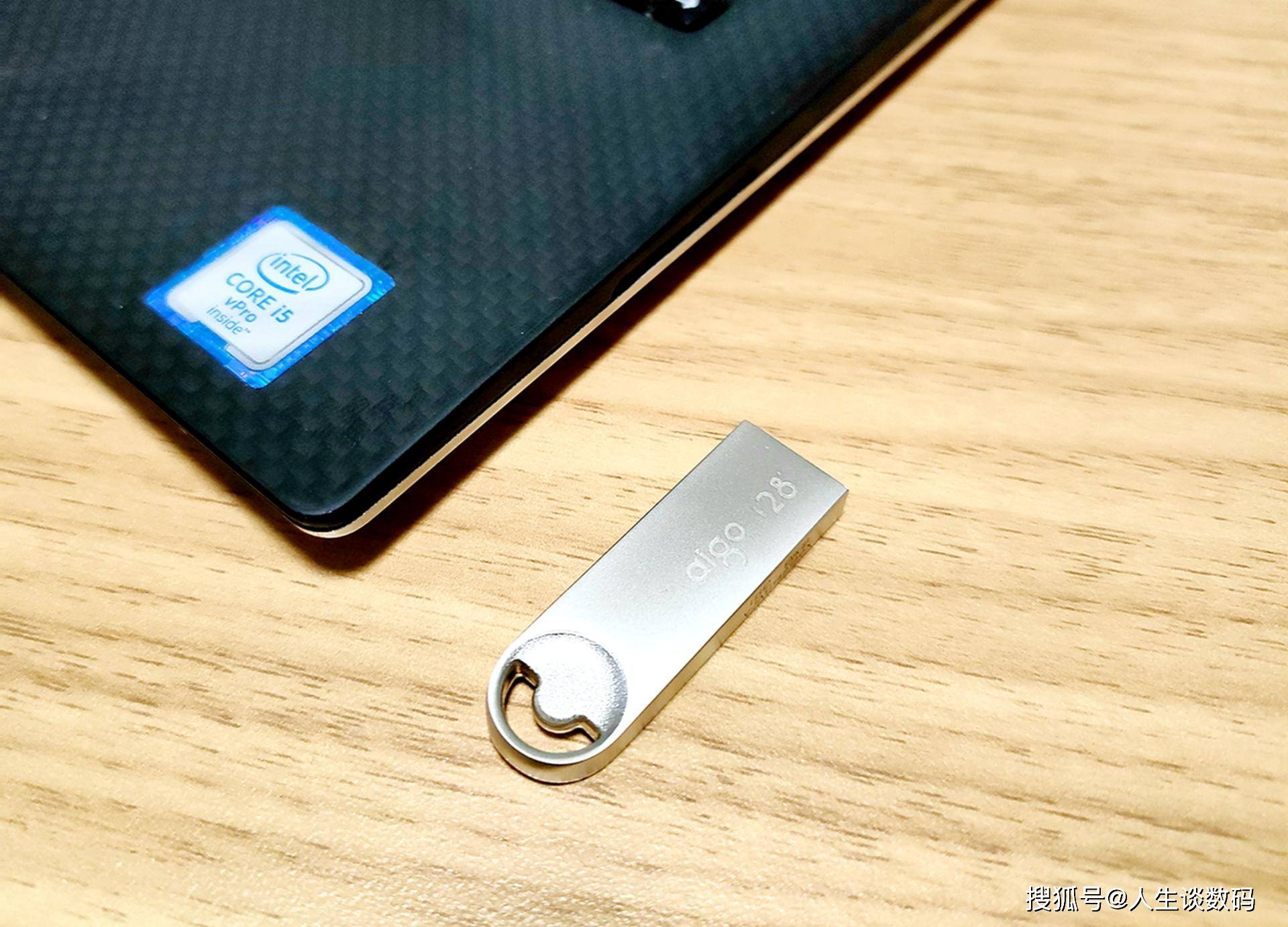 笑脸U盘，比快更快，适合学生党和上班族的数码好物你会选择么？