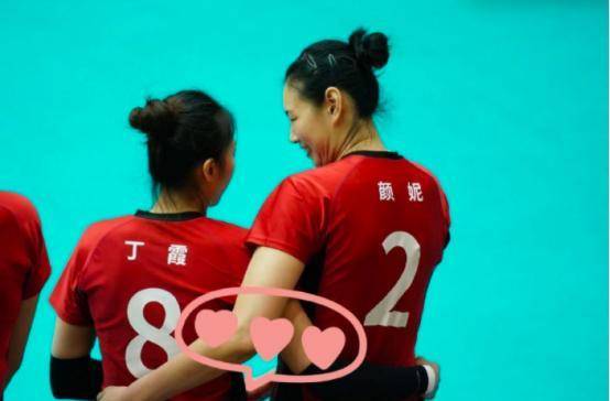 熟悉辽宁女排的球迷都知道,多年来,在联赛中辽宁队一直仰仗丁霞与颜妮