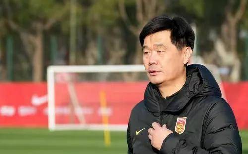 女足回国之日国足制造新闻补充10名年轻队员刷一下存在感吧！