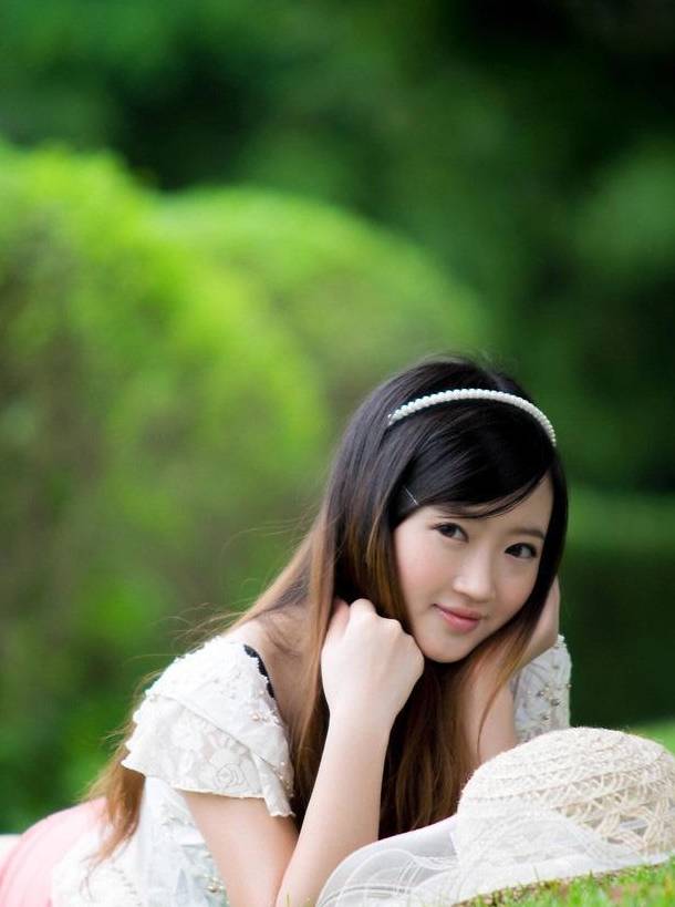 原创小姑子离婚住回娘家每天只知玩手机嫂子亮出房产证赶她走