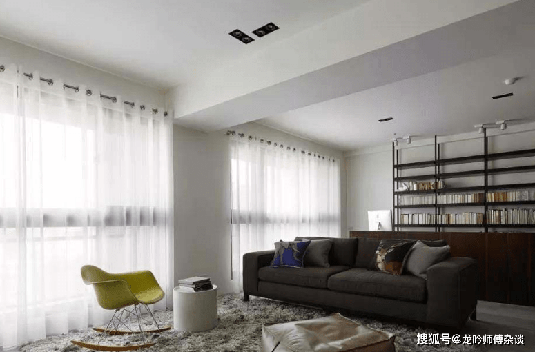 龙吟师傅教你怎么样去化解横梁压沙发的问题_影响_植物_煞气