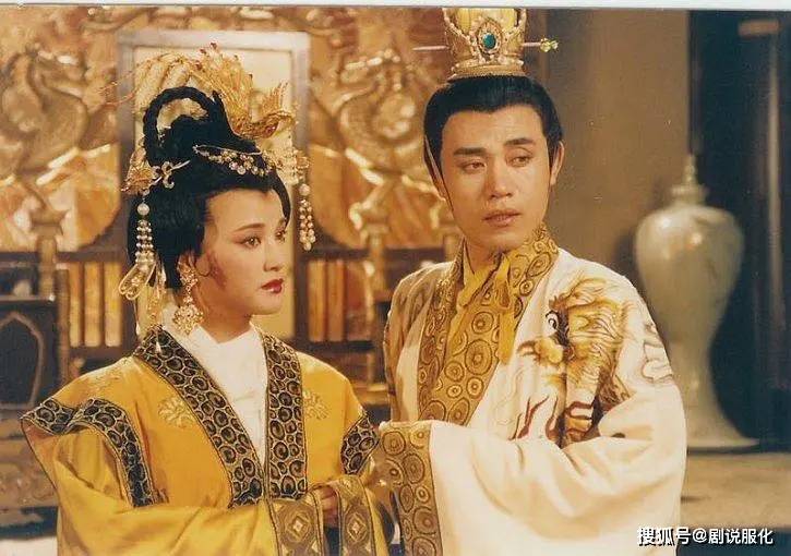 传统 服装师集体阵亡！古装剧除了交领长袍，就没别的款了？