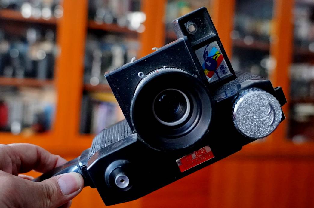 一款躺平的国产老相机：使用反光方法曝光，国内唯一，外国也少见