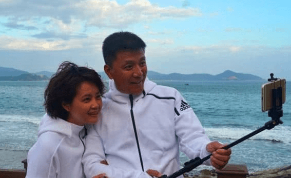 她是国家一级演员,二婚嫁老戏骨,如今53岁生活幸福成赢家!