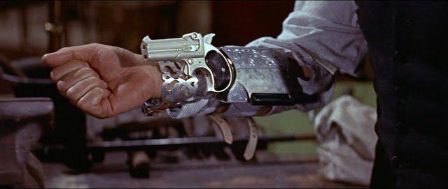 莫名其妙地就被干掉 特工使用的4款神秘武器 伪装得太逼真_怀表_手枪