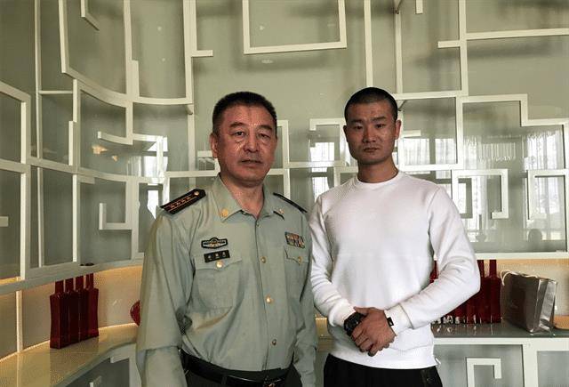 原创白晓保为赚100万去伊拉克当雇佣兵回国后创业开公司