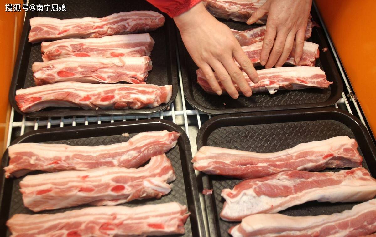 肥瘦|吃了30年豬肉，才知道五花肉還分“上下”，口感和肉質(zhì)差別這么大