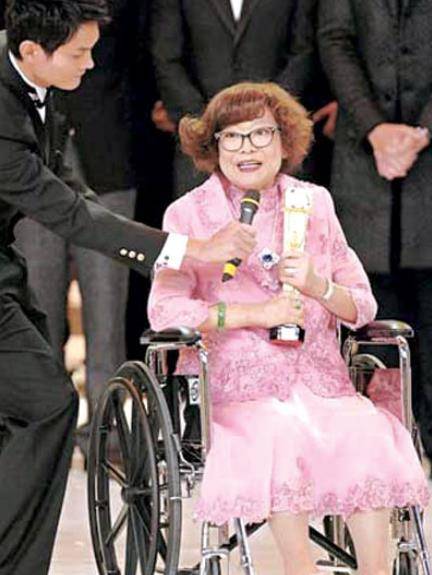 沈殿霞生命垂危打强心针陪女儿表演用6500万保女儿35岁后无忧