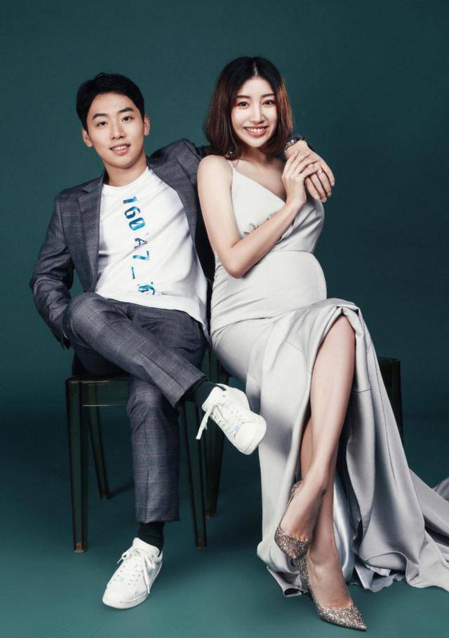 奥运5金王将迎二胎,妻子晒9个月孕肚,30岁保养如少女_周捷_邹凯_冰墩