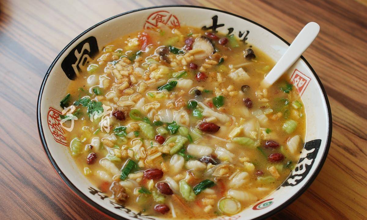 食材|请妹子吃12元麻食有五块大肥肉,不是大鱼大肉都不想吃饭能不胖嘛